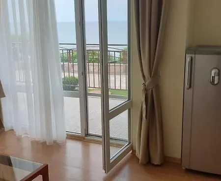 Apartment Stunning 1 Bedroom Apartment With Private Beach